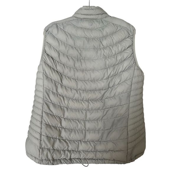 ⭐️Host Pick⭐️ Wind River: Hyper-Dri T-Max Puffer Vest - Picture 3 of 9